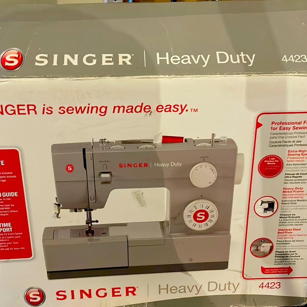 Sewing Machine Like new